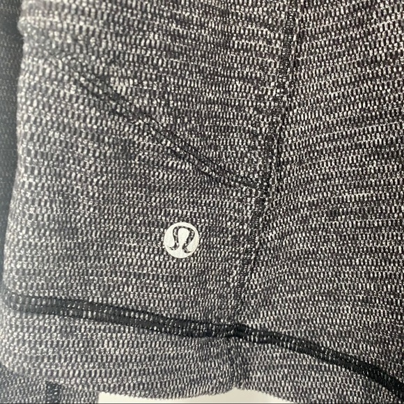 Lululemon Forme Jacket II *Textured - Picture 15 of 15